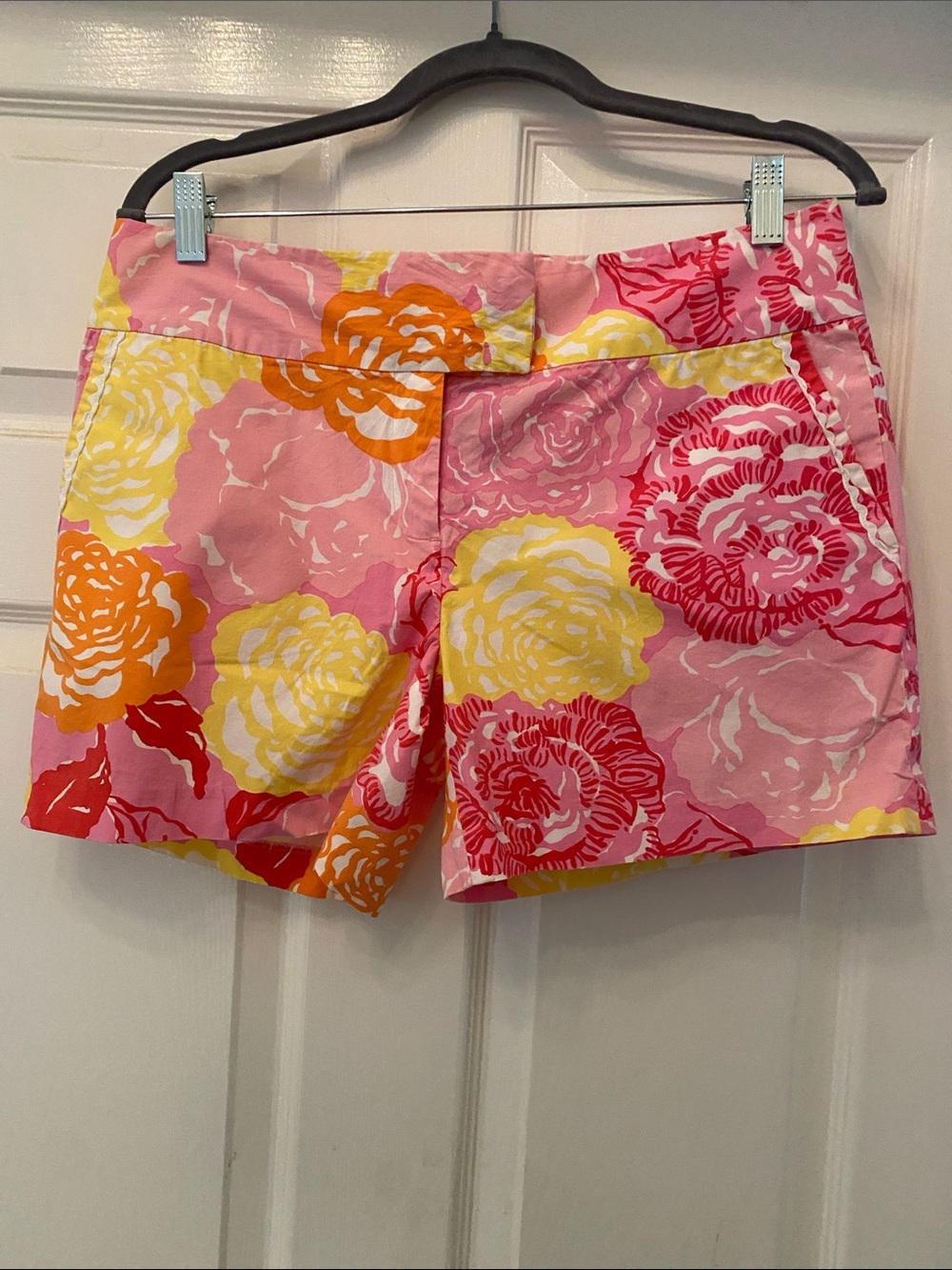 Lilly Pulitzer Lightweight Shorts Size 6